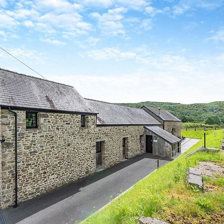 Y Stabl Villa Llanwrda Exterior photo