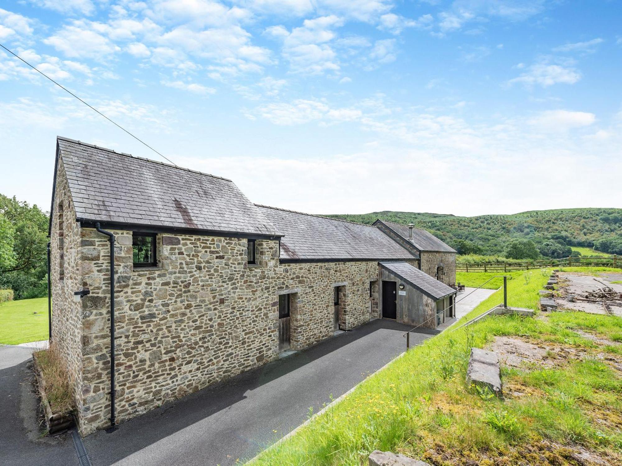 Y Stabl Villa Llanwrda Exterior photo